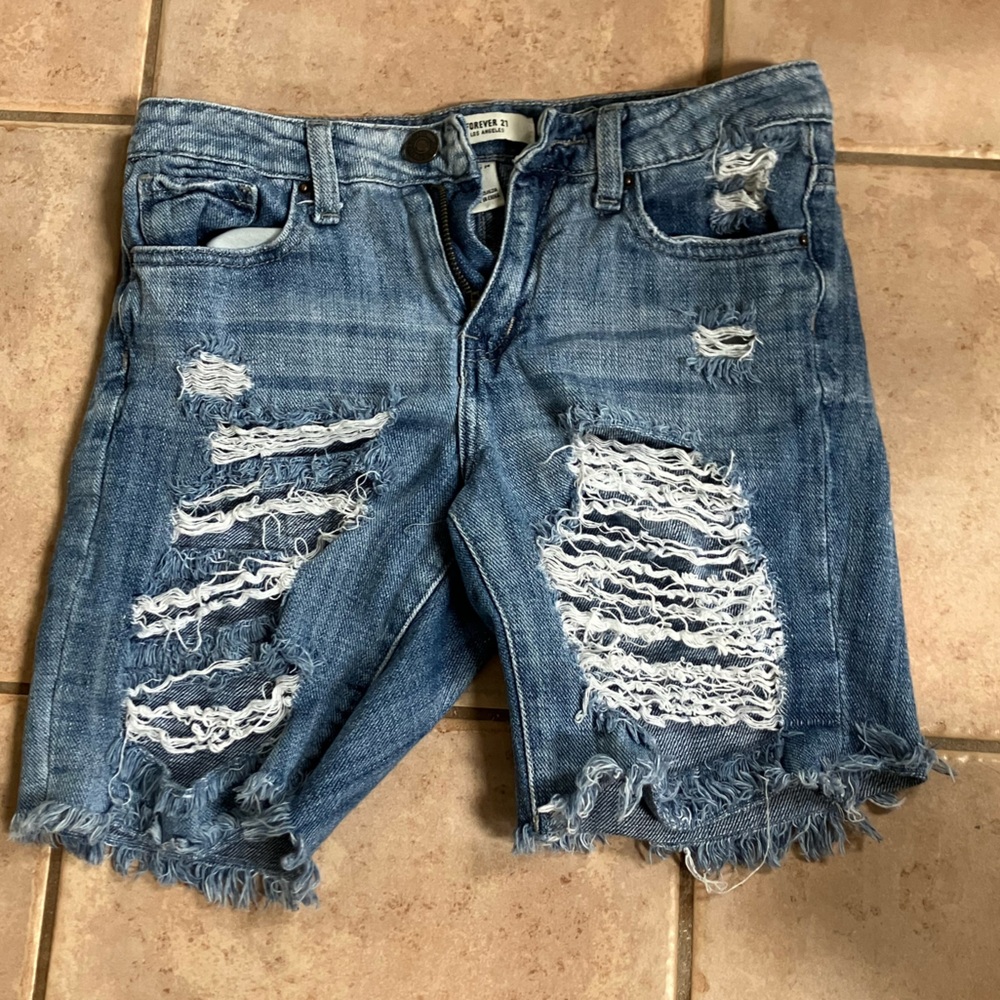 Distressed Bermuda denim short